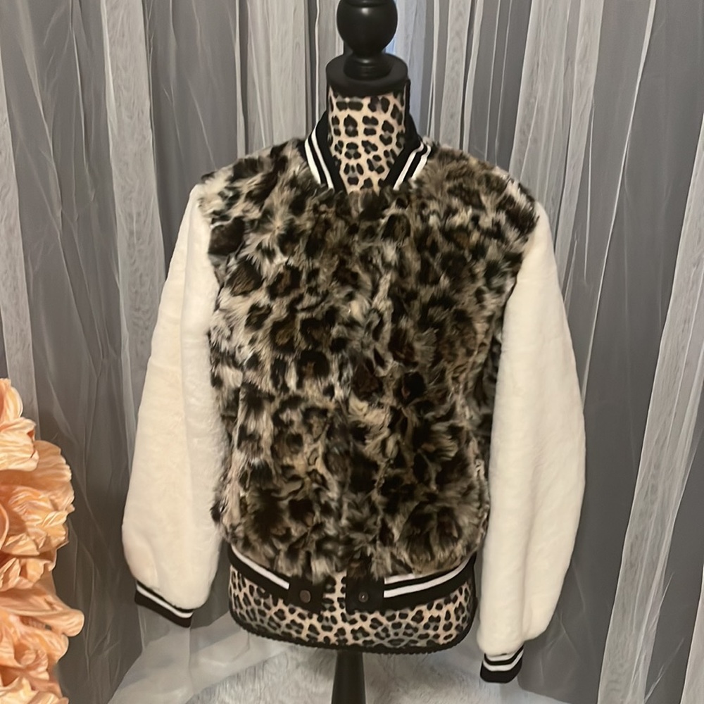 Catchi Leopard - Picture 2 of 3